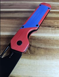Image 4 of Kizer Cutlery Militaw Folding Knife 3.38" Black Nitro V Steel Blade Red/Blue G10