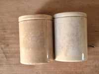 Image 4 of Le lot de 2 pots en grès 