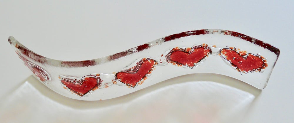 Image of Curved Red Heart Wave