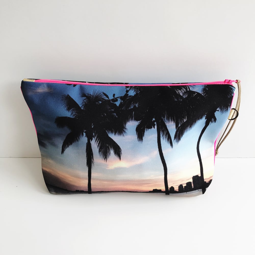 Image of Grove Isle Sunset Pouch L