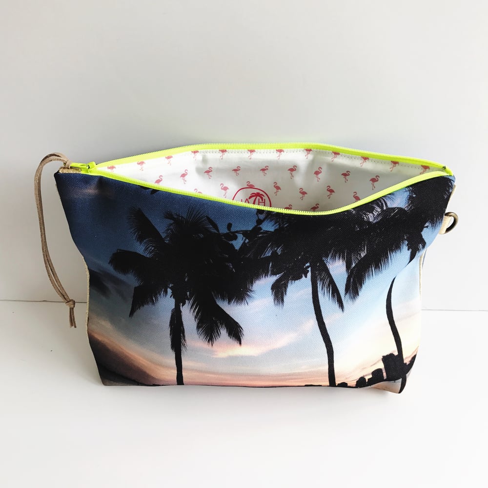 Image of Grove Isle Sunset Pouch L