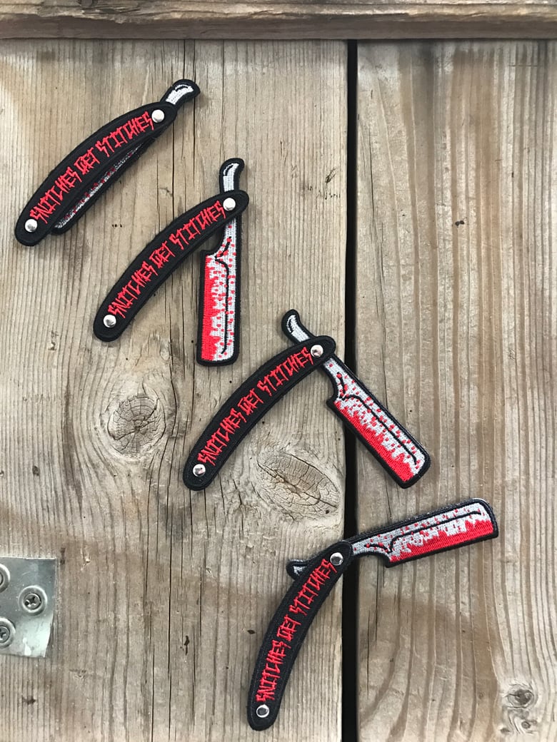 Image of V.4 Embroidered Straight Razor