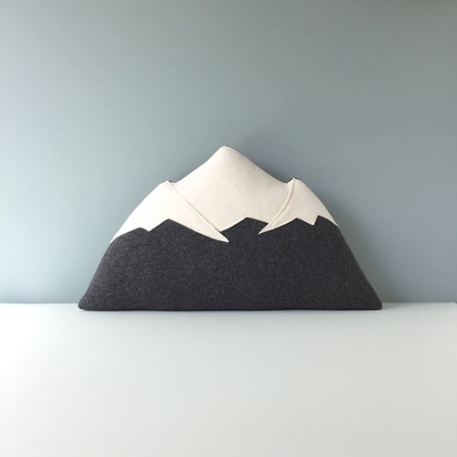 Image of Mt Rainier - Mountain Pillow
