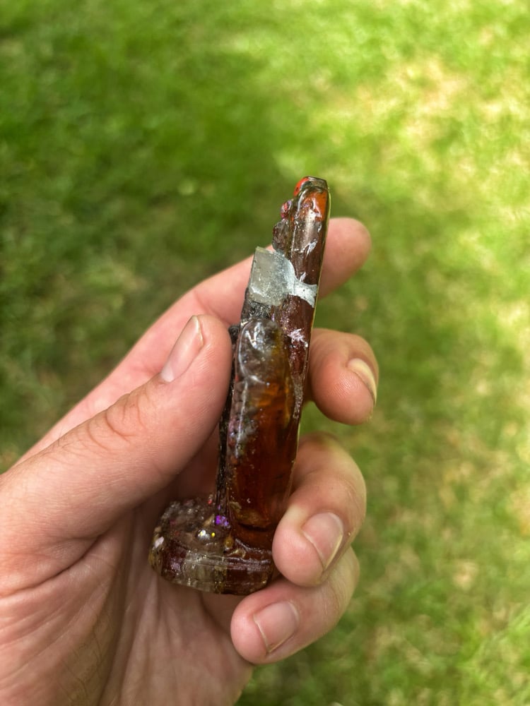La Negra Altar Hand (Amber Hand)