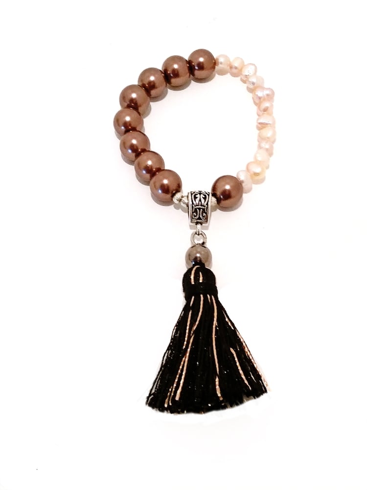 Image of Two-Color Freshwater Cultured Pearls Stacking Tassel Bracelet Brown and Pink Mauve