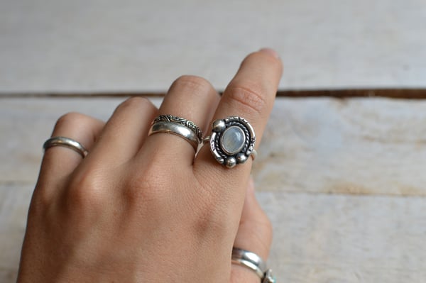 Image of Rainbow Moonstone Elusor Ring