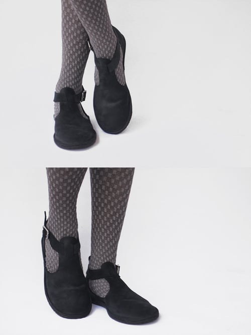 Image of Cut-out in Nubuck Black