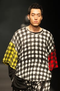 Image of Oversized Tee With Multi Colour Check Print