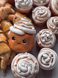 Image 2 of Cinnamon-hun ( Large )