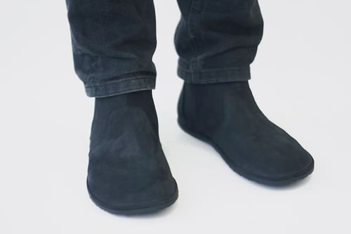 Image of Chelsea boots in Black nubuck leather
