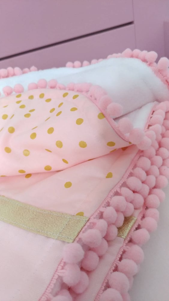 Sur Commande Couverture Pompons Hiver Bebe Fille Avec Broderie Prenom Lilyeandco