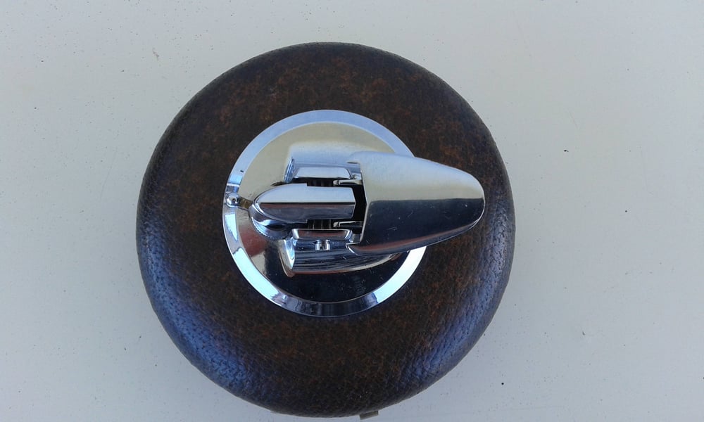 Image of GUCCI VINTAGE TABLE LIGHTER
