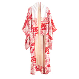 Image of Rød/Hvid silke kimono med rosa røde irisblomster og fugle