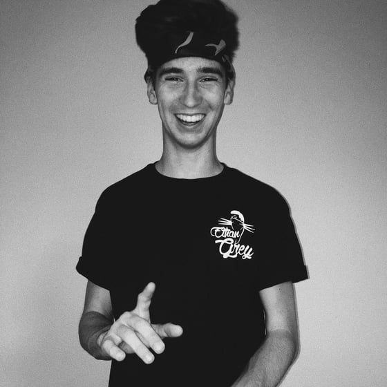 Image of ETHAN GREY TEE