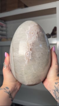 Image 1 of XXL AGATE X QUARTZ EGG -MADAGASCAR-
