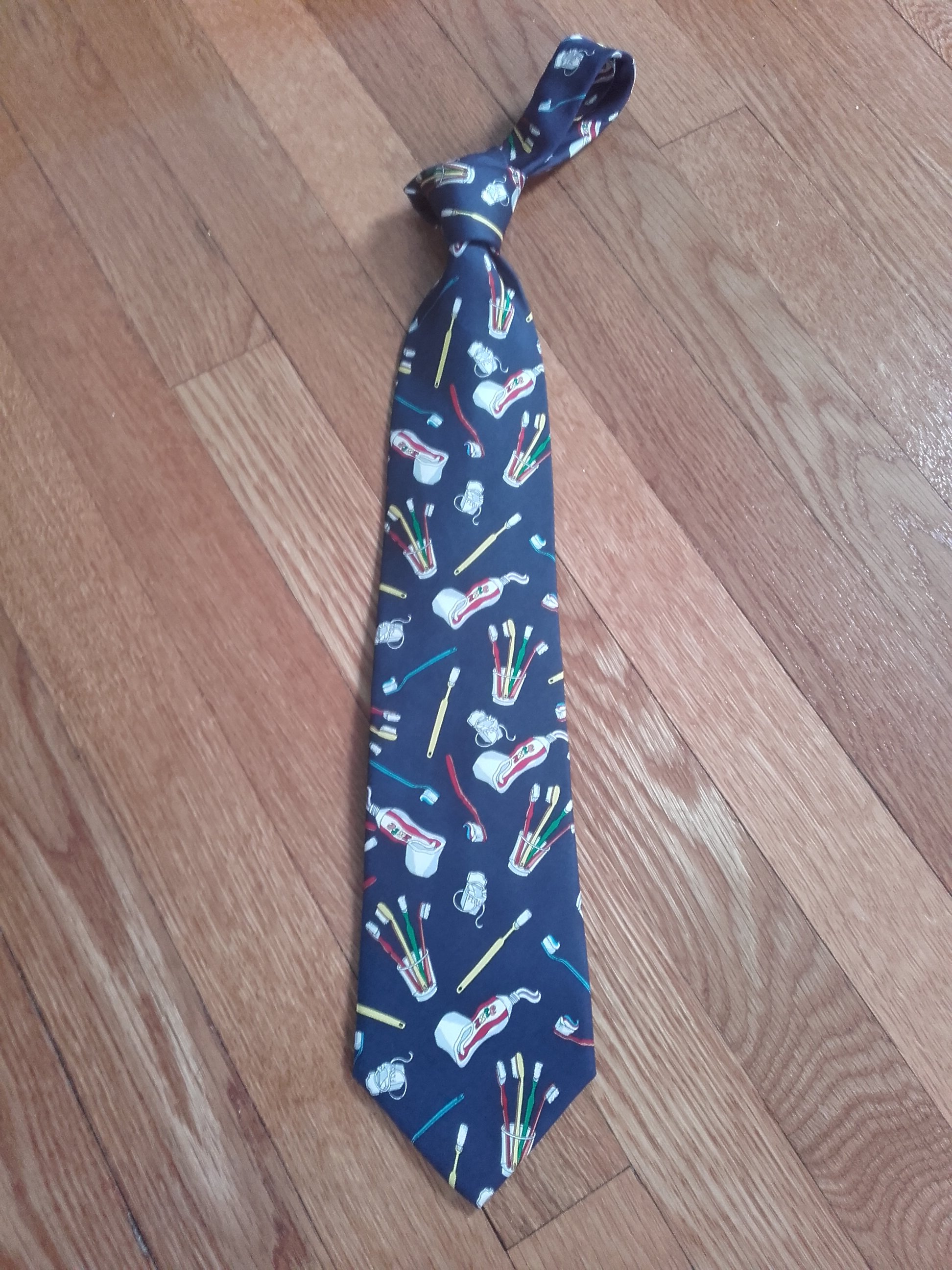 Vintage Alynn Neckwear Silk Tie: 