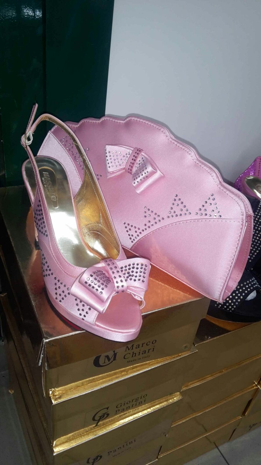 Image of Visual pink