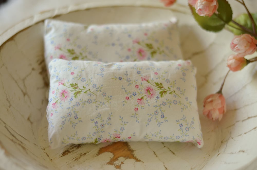 Image of Floral pillow