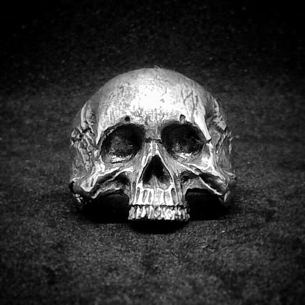 Image of Cranium Medium Ring