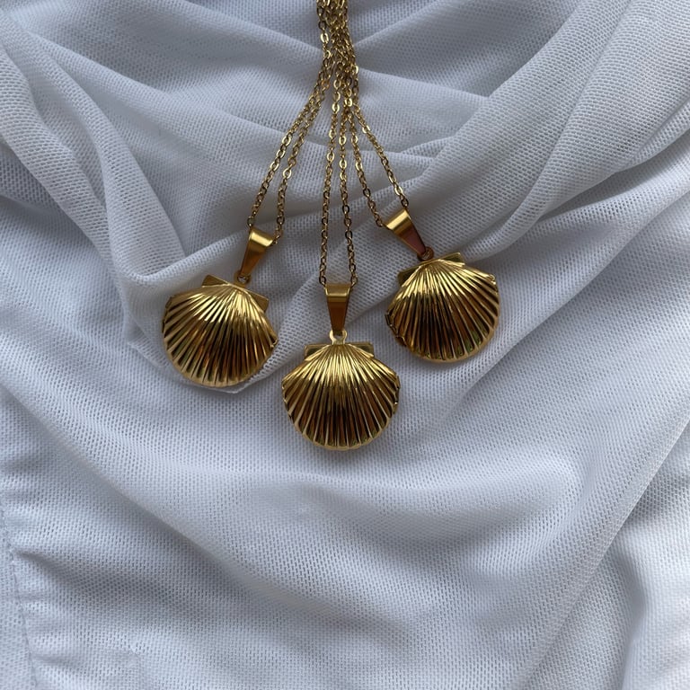 Seashell locket  Image 2