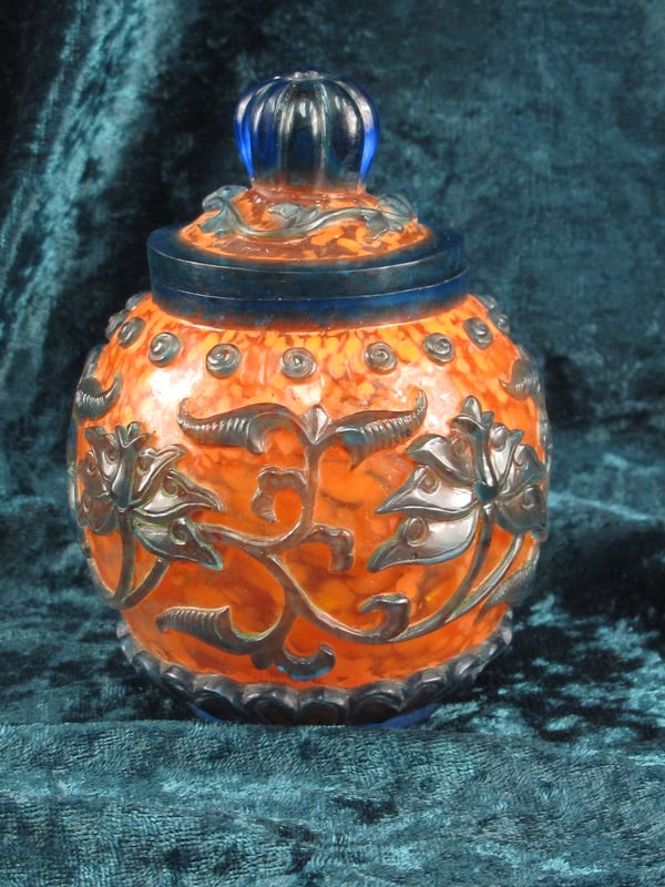 Image of VINTAGE CHINESE PEKING VASE: BLUE FLOWERING VINE OVERLAY