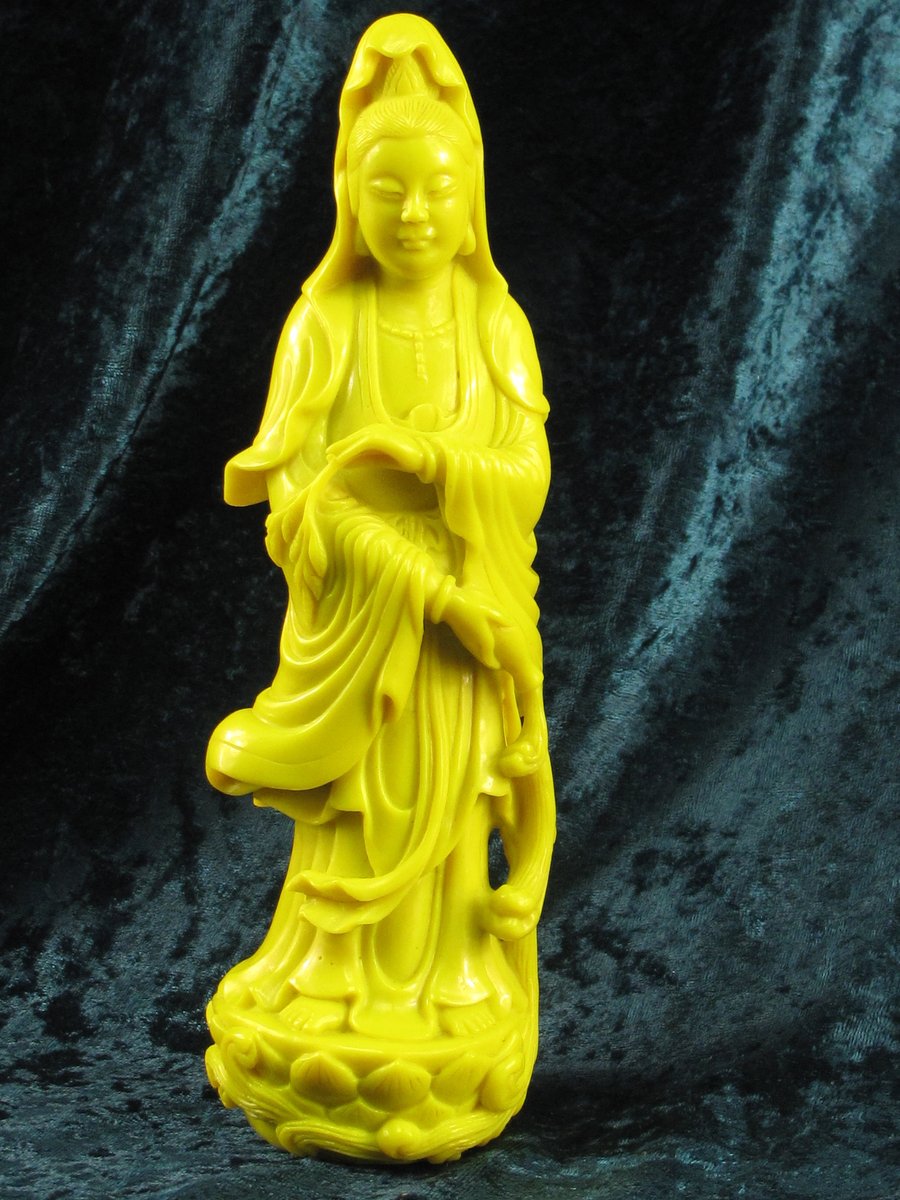 VINTAGE CHINESE YELLOW PEKING GLASS QUAN YIN (KWAN YIN) STATUE Baum