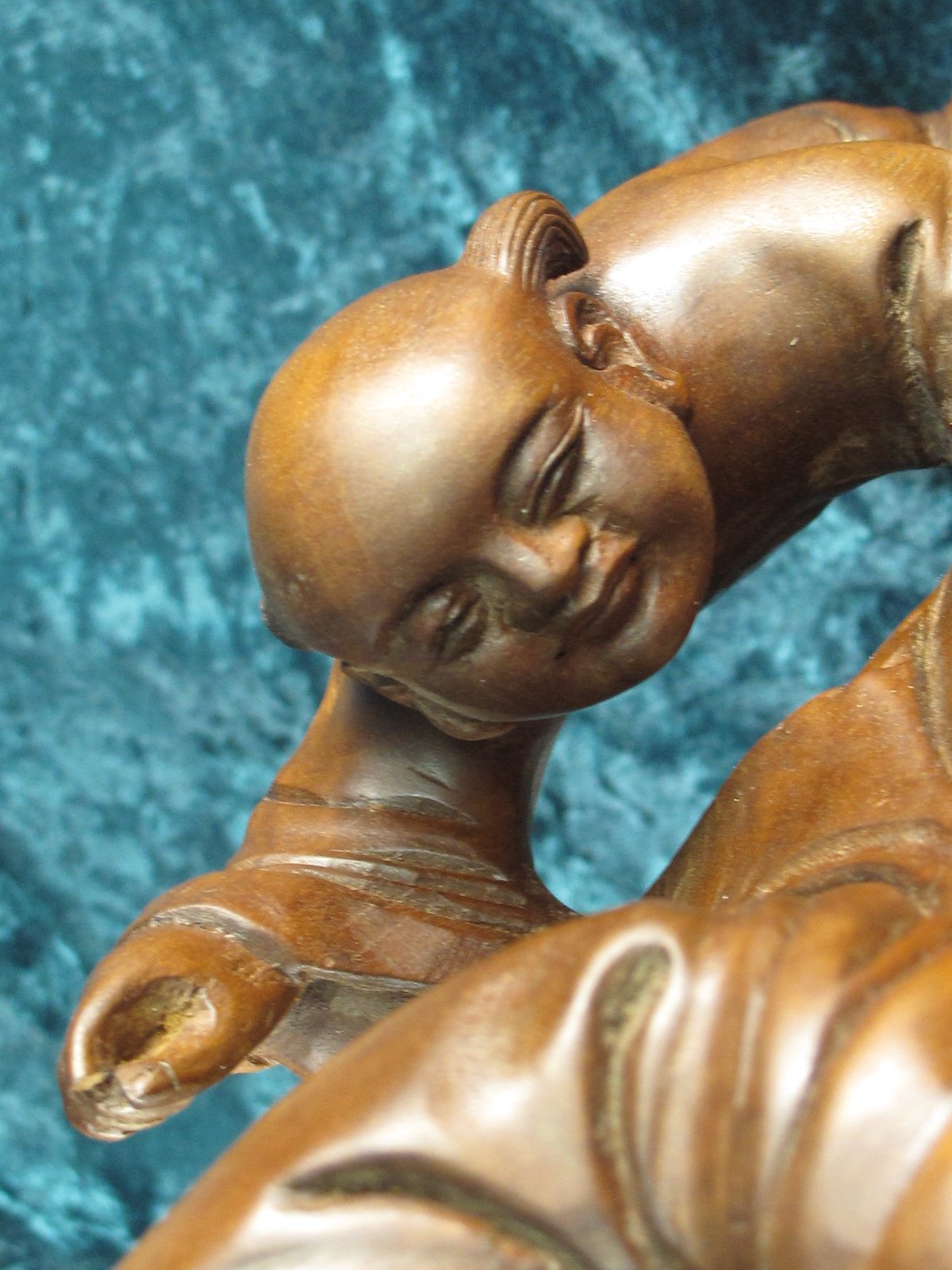 VINTAGE CHINESE WOOD STATUE OF FU THE VINTAGE CHINESE WOOD STATUE OF FU THE