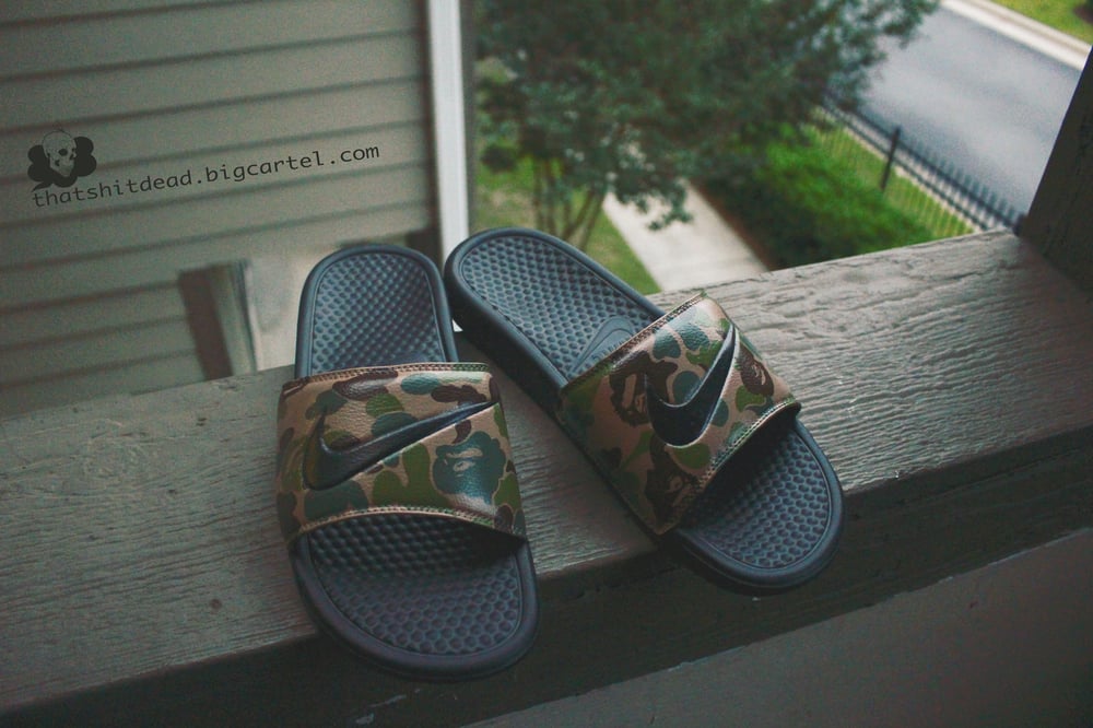 Hand Painted Custom Nike Slides | thatshitdead
