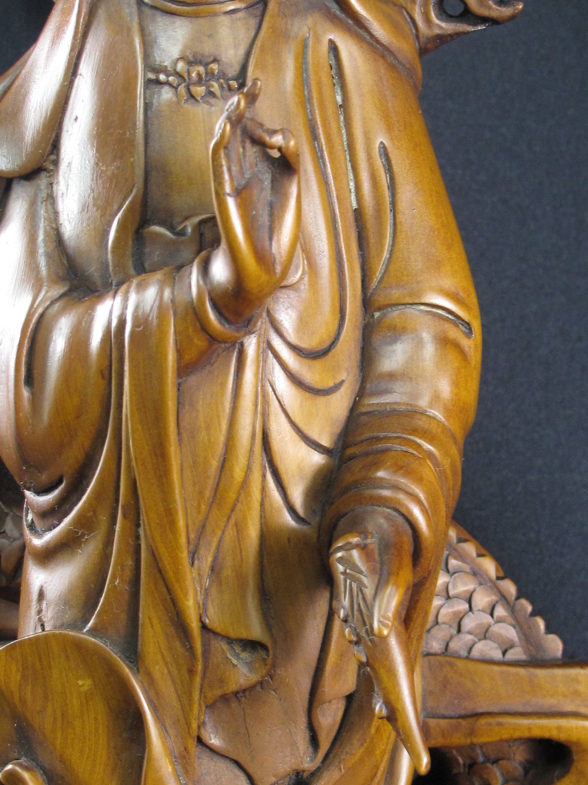 VINTAGE CHINESE WOOD STATUE OF QUAN YIN (KAUN YIN) AND DRAGON Baum