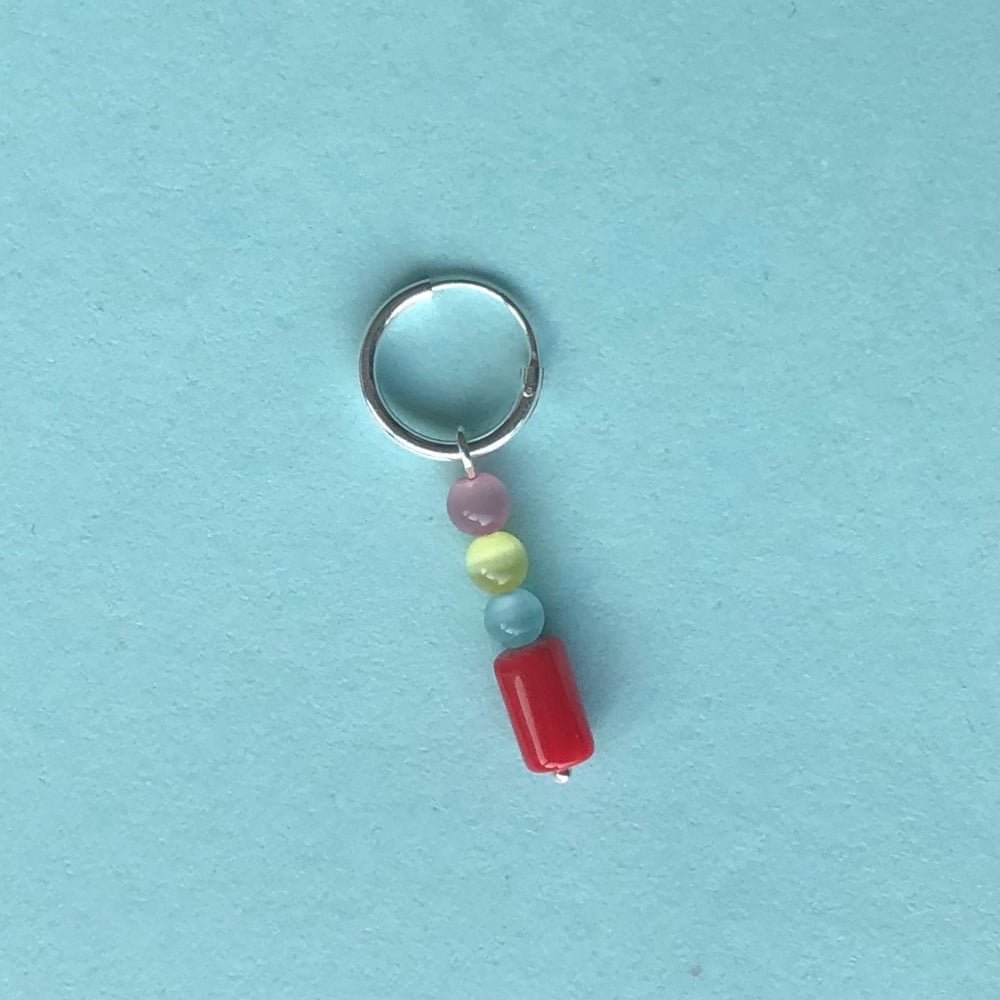 Image of 1 earring beads on row