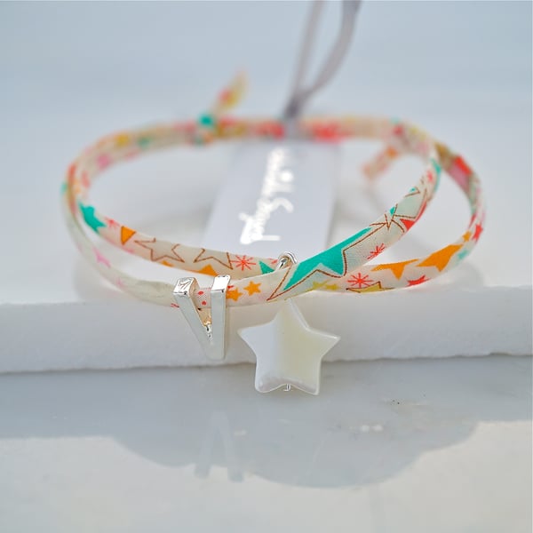 Image of Mother of pearl star bracelet
