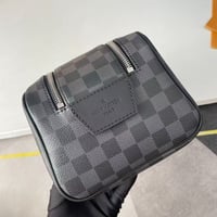 Image 2 of Lou Wash Bag - Mono/Black