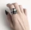 SMALL SOLID CLASSIC JAWLESS SKULL RING 
