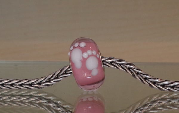 Image of The Pink Footprint Bead