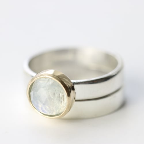 Image of FACETED MOONSTONE RING IN SILVER