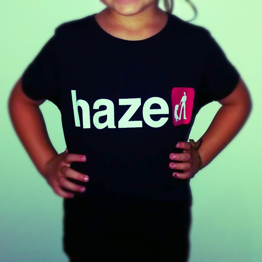 Image of Camiseta HAZE negra y fucsia para niñas