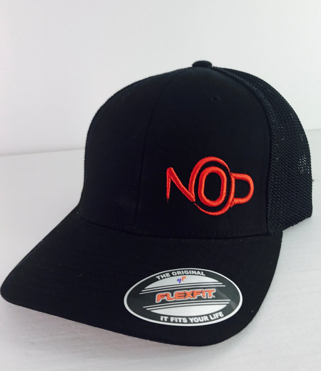 NOD AND WIN — NOD Adult Fitted Mesh with Side Logo Black/Red