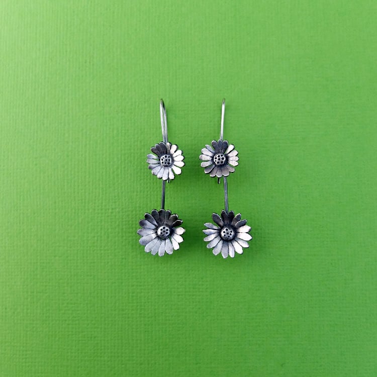 Image of Daisy Chain Earrings