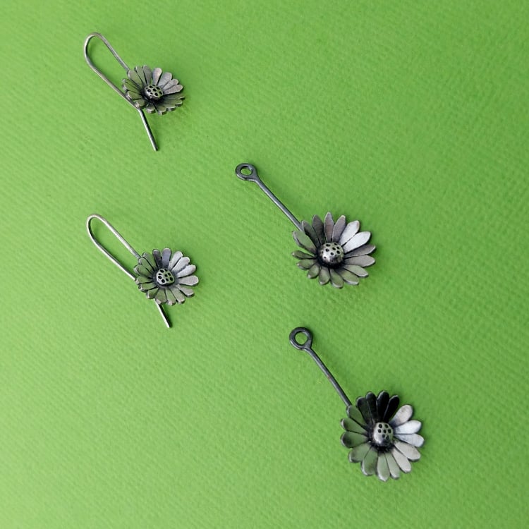 Image of Daisy Chain Earrings