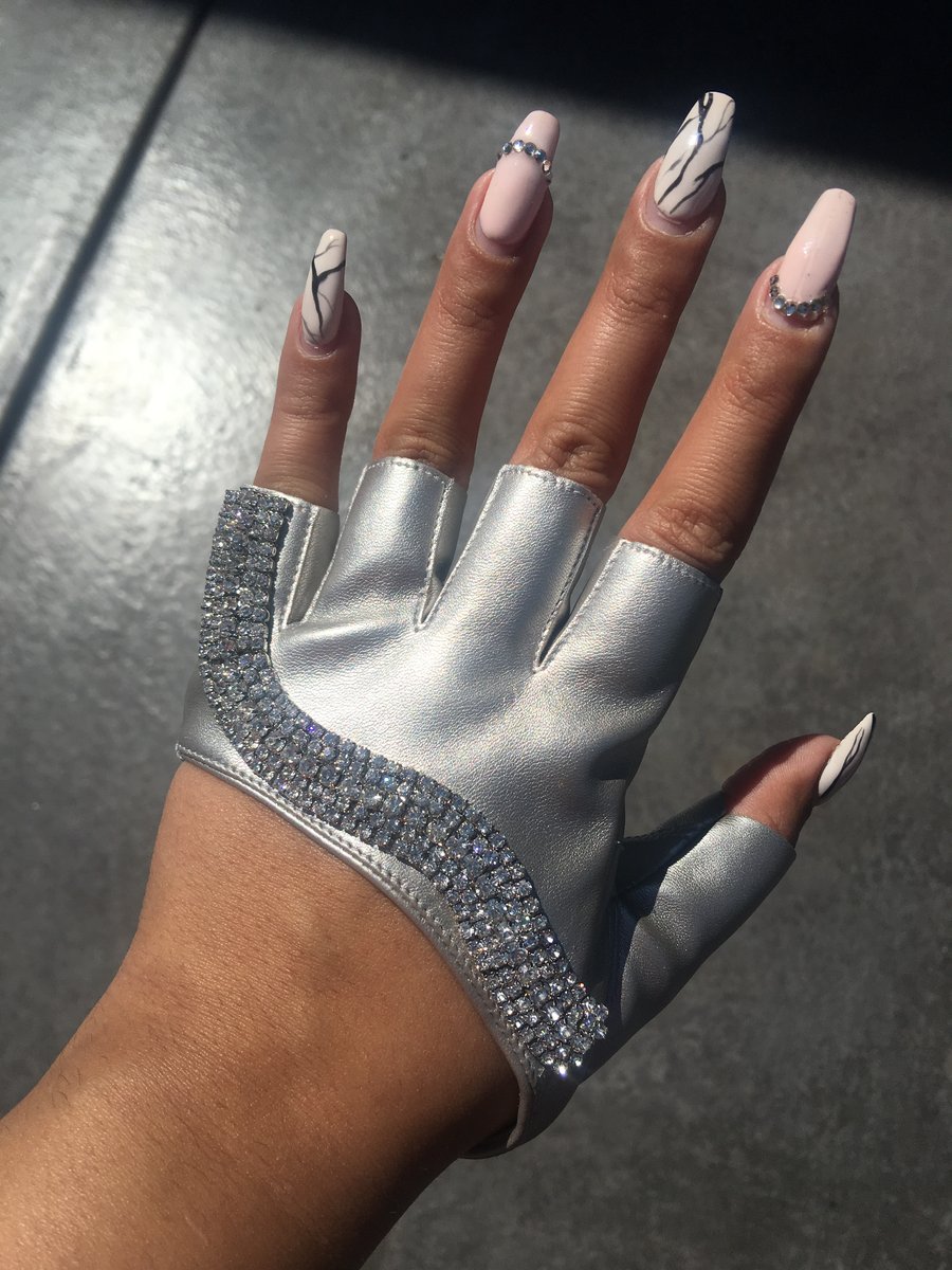 dream-gloves-istylebysonia