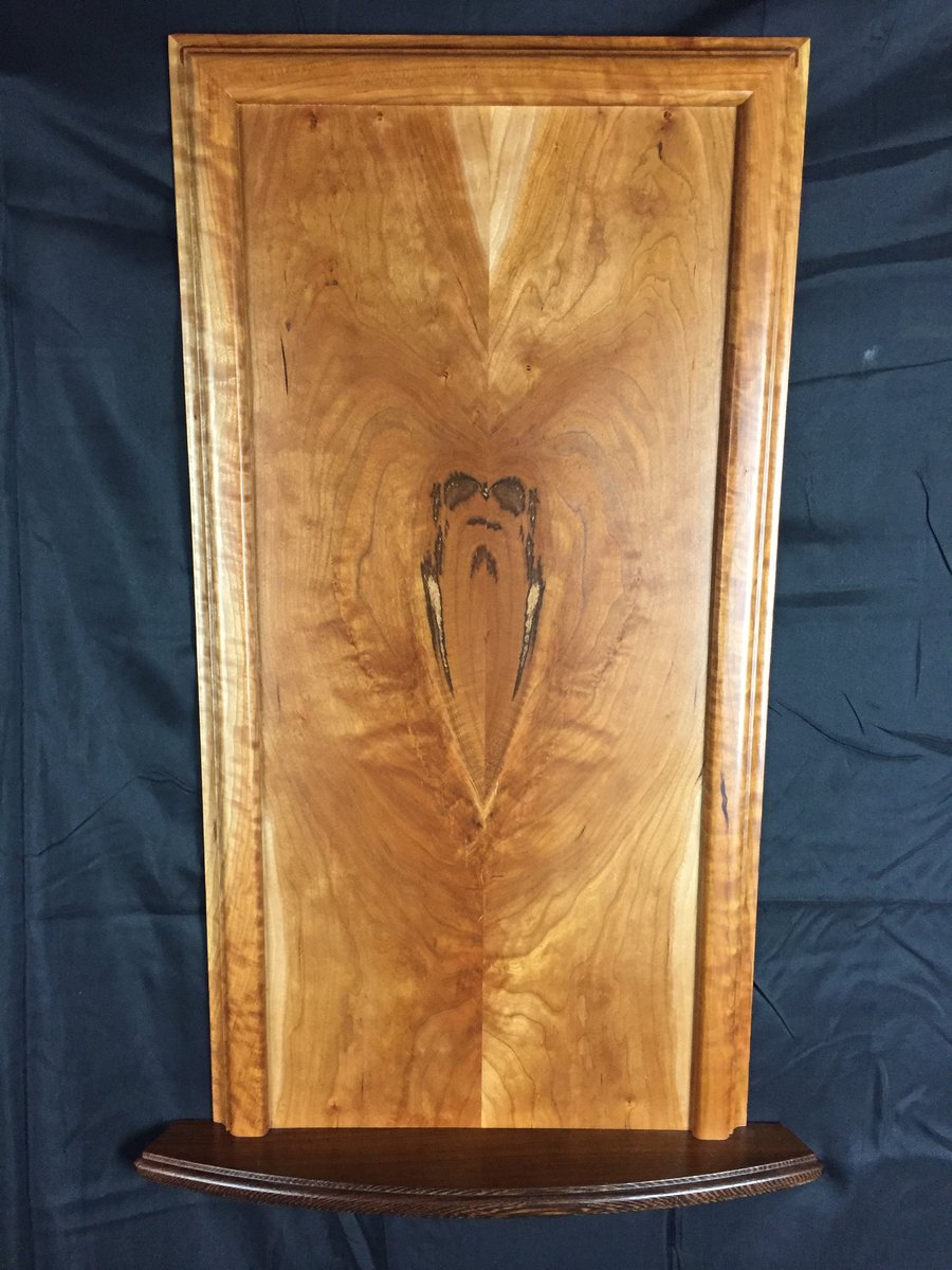 Image of Cherry Altar with a Cherry frame and a Wenge base