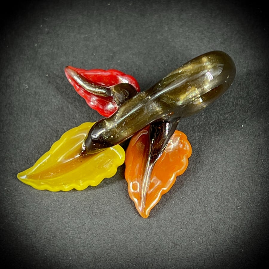 Image of Fall Fades 2025 Leaf Vine Pendant 9