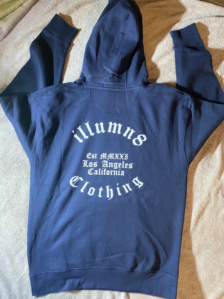 Image of illumn8 triangle 