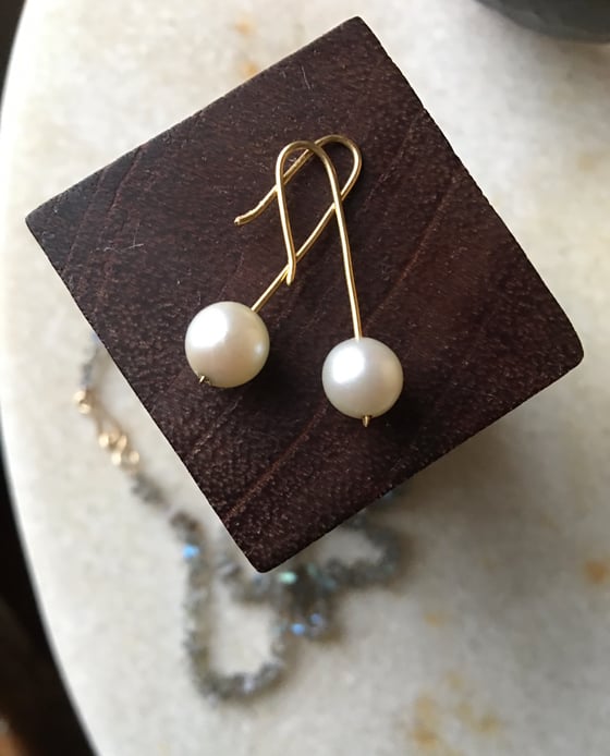 Image of Pearl and 18k earrings