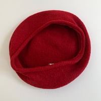 Image 4 of Edie wool beret cherry red