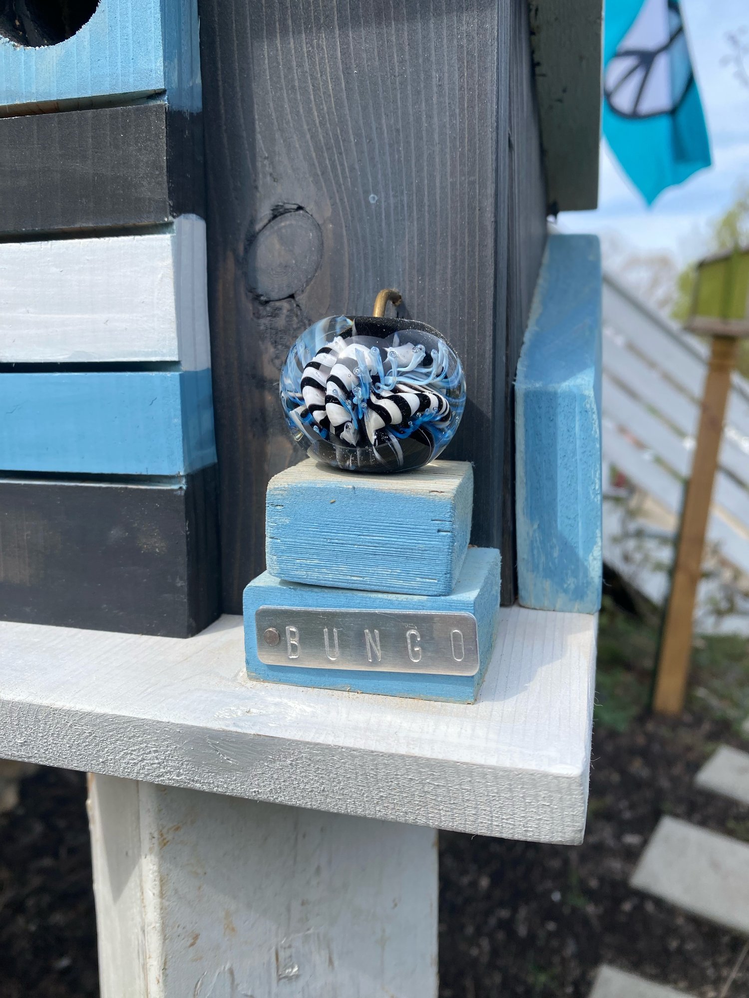 Image of Glass Art birdie pump house 