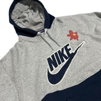 Image 9 of (XL) Nike Hoodie Pocket Flower “Skaru" 649