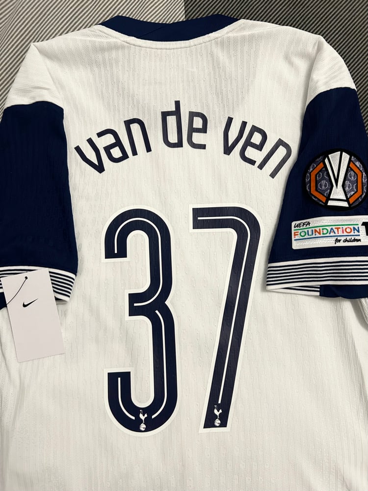 Image of Tottenham Hotspur “VAN DE VEN 37” Vaporknit 2024/25 Home Europa Final Shirt  (L)