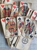 Superbe jeu de 52 cartes 1890, avec sa boîte d’époque Napoleon III laquée noire TBE!