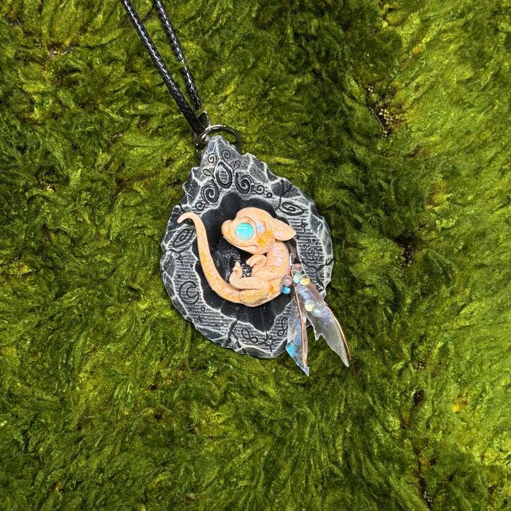 Image of PANDRAGONS ATTRACTION PEACH